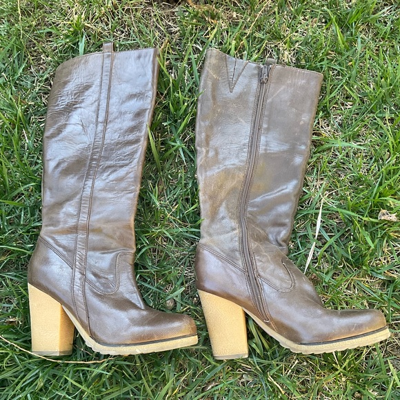 Me Too Women's Boho SoHo Maxine Distressed Tall Leather Heeled Boot Brown - Picture 2 of 7